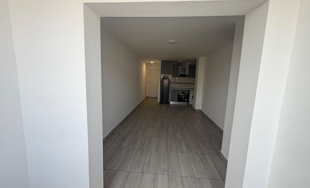 Herverkoop - Apartment - Torrevieja - Estacion de autobuses