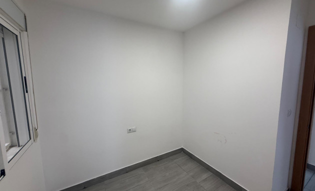 Herverkoop - Apartment - Torrevieja - Estacion de autobuses