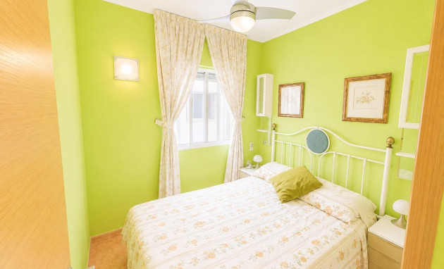 Herverkoop - Apartment - Torrevieja - Estacion de autobuses