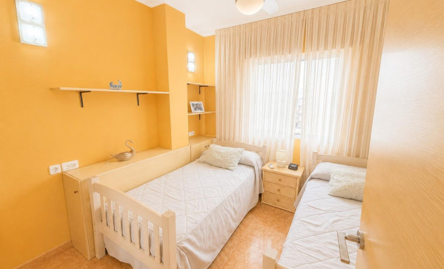 Herverkoop - Apartment - Torrevieja - Estacion de autobuses