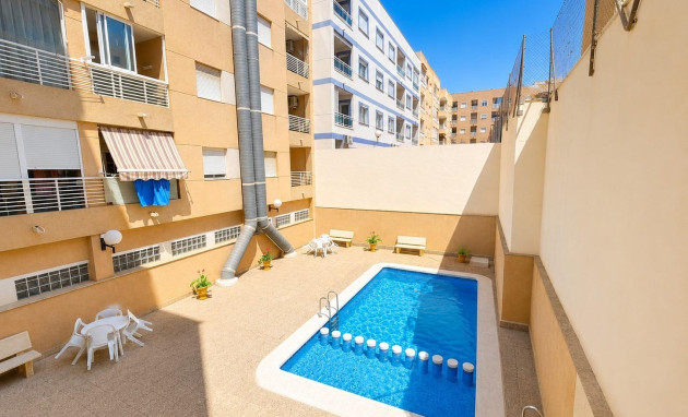 Herverkoop - Apartment - Torrevieja - Estacion de autobuses