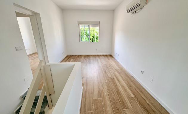 Herverkoop - Single Family Home - Orihuela - Los Balcones