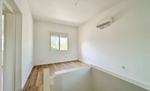 Herverkoop - Single Family Home - Orihuela - Los Balcones