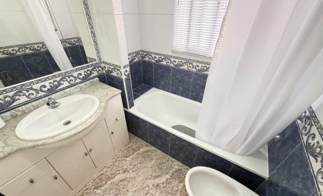 Herverkoop - Terraced house - Orihuela Costa - Las Filipinas