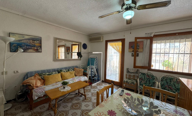 Resale - Bungalow - Groundfloor - Torrevieja - Playa de los Naufragos