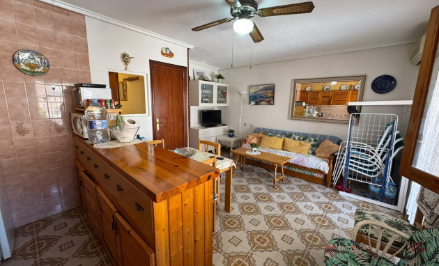 Resale - Bungalow - Groundfloor - Torrevieja - Playa de los Naufragos