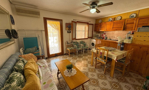 Resale - Bungalow - Groundfloor - Torrevieja - Playa de los Naufragos