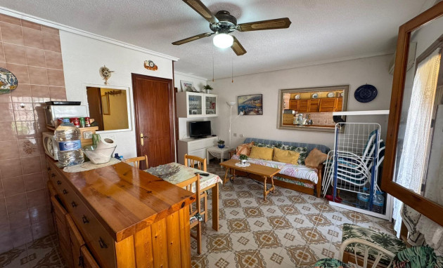 Resale - Bungalow - Groundfloor - Torrevieja - Playa de los Naufragos