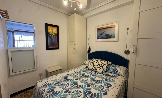 Resale - Bungalow - Groundfloor - Torrevieja - Playa de los Naufragos