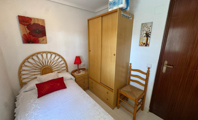 Resale - Bungalow - Groundfloor - Torrevieja - Playa de los Naufragos