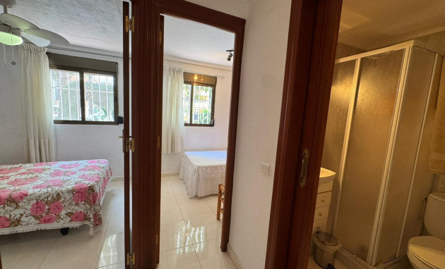 Resale - Bungalow - Groundfloor - Torrevieja - Playa de los Naufragos