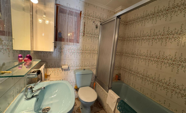 Resale - Bungalow - Groundfloor - Torrevieja - Playa de los Naufragos