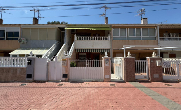 Resale - Bungalow - Groundfloor - Torrevieja - Playa de los Naufragos