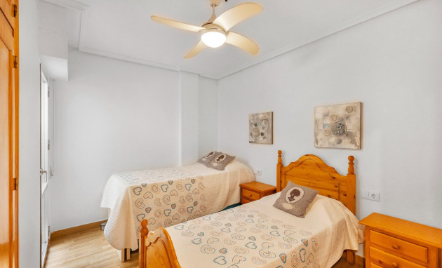 Herverkoop - Flat - Torrevieja - Paseo maritimo