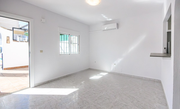 Resale - House - San Miguel de Salinas