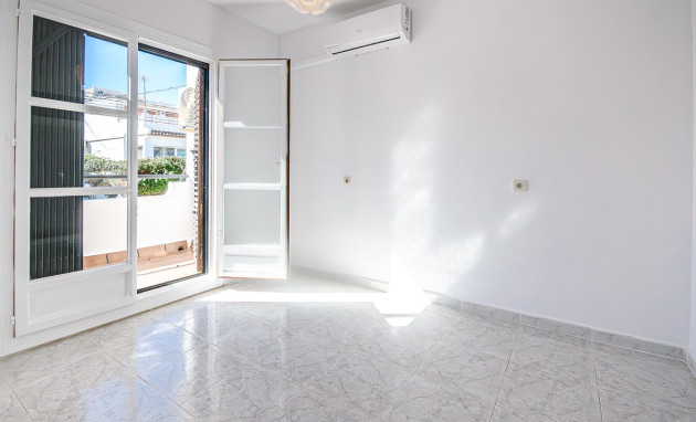 Resale - House - San Miguel de Salinas