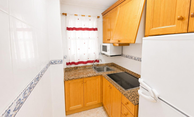 Herverkoop - Apartment - Torrevieja - Estacion de autobuses