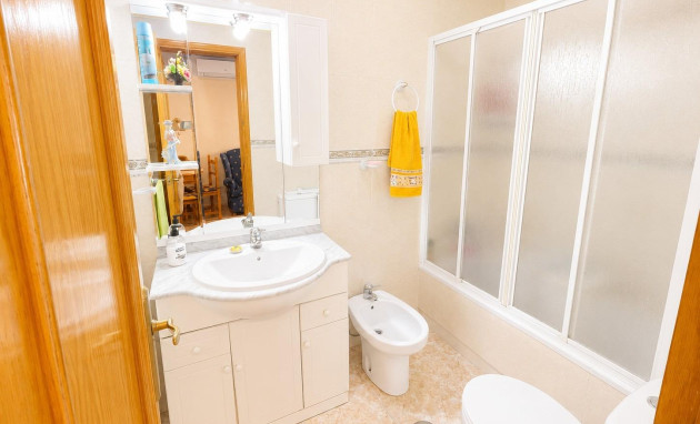 Herverkoop - Apartment - Torrevieja - Estacion de autobuses