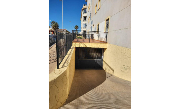 Herverkoop - Garage - Orihuela Costa - Los Almendros-La Florida