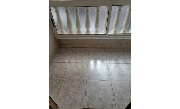Herverkoop - Apartment - Torrevieja - Playa del Cura