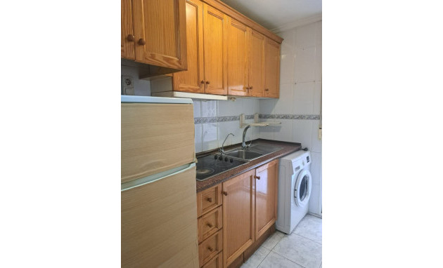 Herverkoop - Apartment - Torrevieja - Playa del Cura