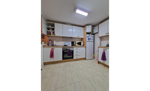 Herverkoop - Apartment - Torrevieja - Estacion de autobuses