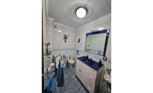 Herverkoop - Apartment - Torrevieja - Estacion de autobuses