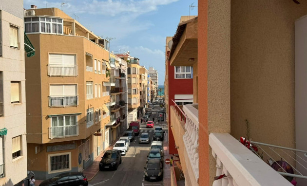 Herverkoop - Apartment - Torrevieja - Playa del Cura