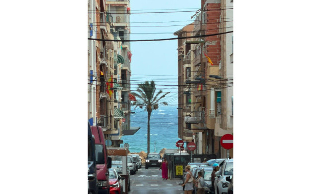 Herverkoop - Apartment - Torrevieja - Playa del Cura