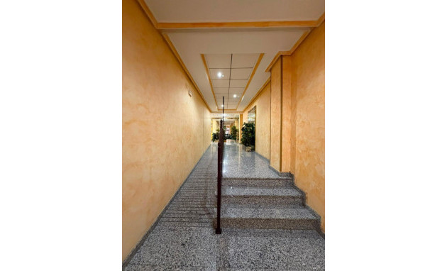 Herverkoop - Apartment - Torrevieja - Playa del Cura