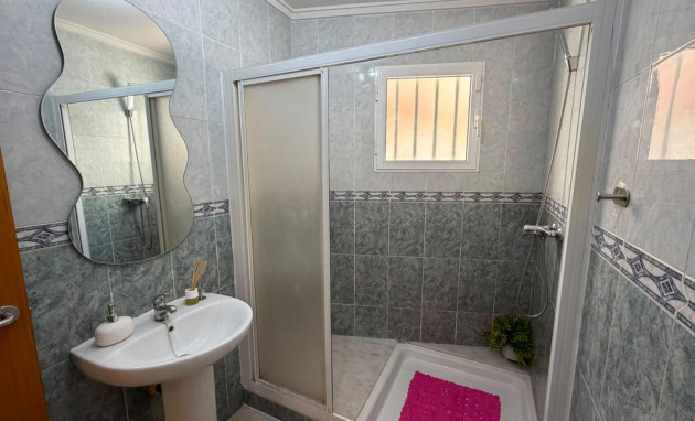 Herverkoop - Apartment - Torrevieja - Playa del Cura