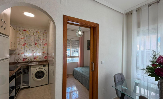 Herverkoop - Apartment - Torrevieja - Playa del Cura