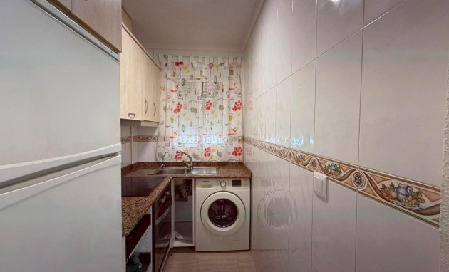 Herverkoop - Apartment - Torrevieja - Playa del Cura