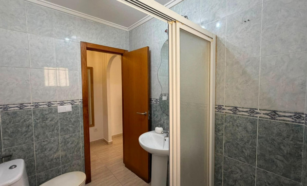 Herverkoop - Apartment - Torrevieja - Playa del Cura