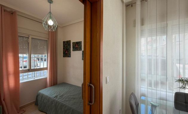Herverkoop - Apartment - Torrevieja - Playa del Cura