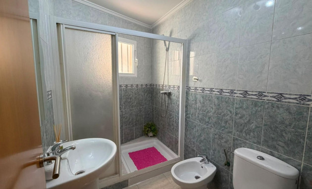 Herverkoop - Apartment - Torrevieja - Playa del Cura