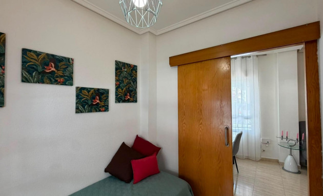 Herverkoop - Apartment - Torrevieja - Playa del Cura
