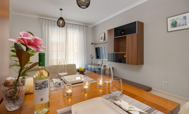 Herverkoop - Apartment - Torrevieja - Estacion de autobuses