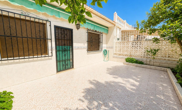 Herverkoop - Bungalow - Gelijkvloers - Torrevieja - La Siesta - El Salado - Torreta