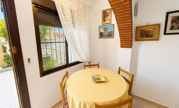 Herverkoop - Bungalow - Gelijkvloers - Torrevieja - La Siesta - El Salado - Torreta