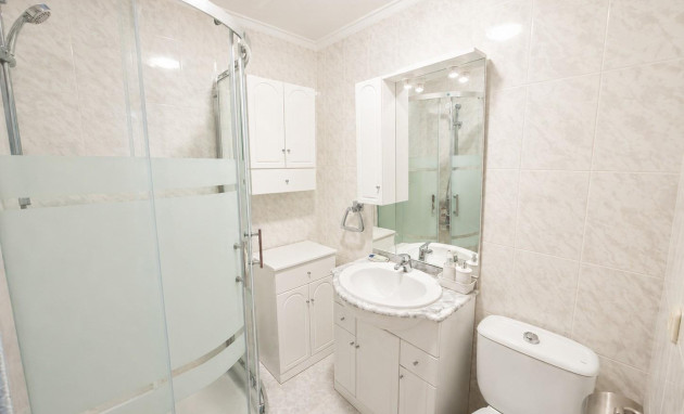 Herverkoop - Bungalow - Gelijkvloers - Torrevieja - La Siesta - El Salado - Torreta