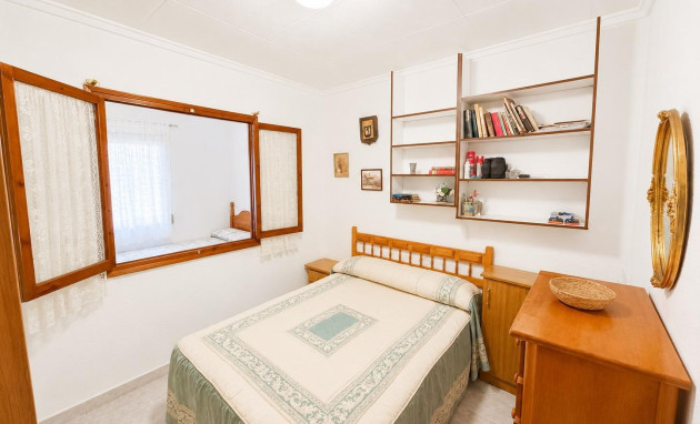Herverkoop - Bungalow - Gelijkvloers - Torrevieja - La Siesta - El Salado - Torreta