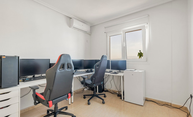 Herverkoop - Penthouse - Gea y Truyols - Lo Santiago