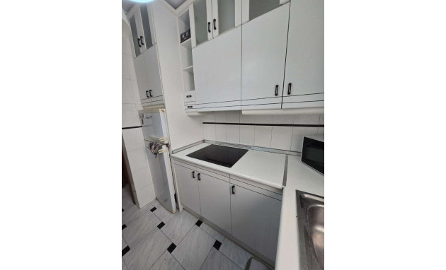 Herverkoop - Apartment - Torrevieja - Playa del Cura