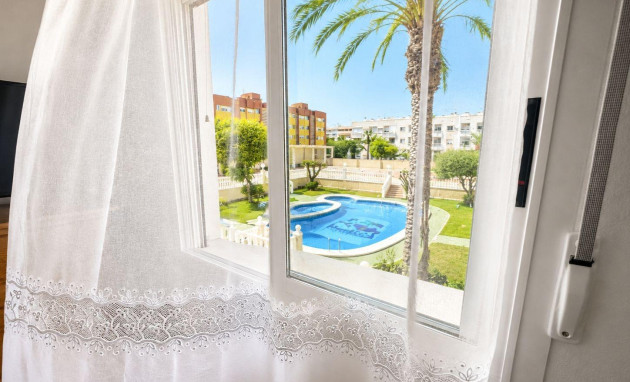 Herverkoop - Apartment - Torrevieja - Playa del Cura