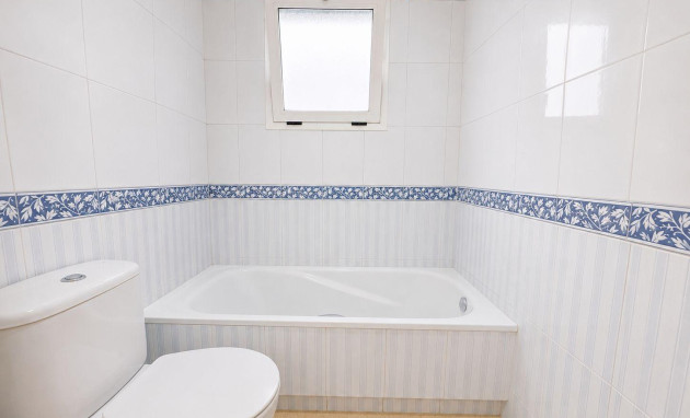 Herverkoop - Apartment - Torrevieja - Playa del Cura