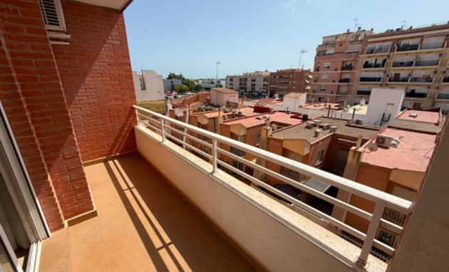 Herverkoop - Apartment - Almoradí