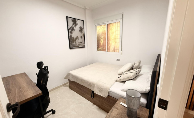 Herverkoop - Apartment - Torrevieja - Playa de los locos