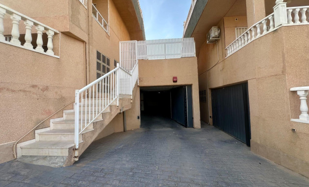 Herverkoop - Parking - Torrevieja - Cabo cervera