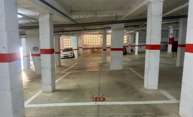 Herverkoop - Parking - Torrevieja - Cabo cervera